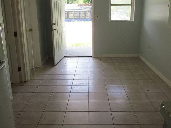 4th image of 1018 S Clara Ave