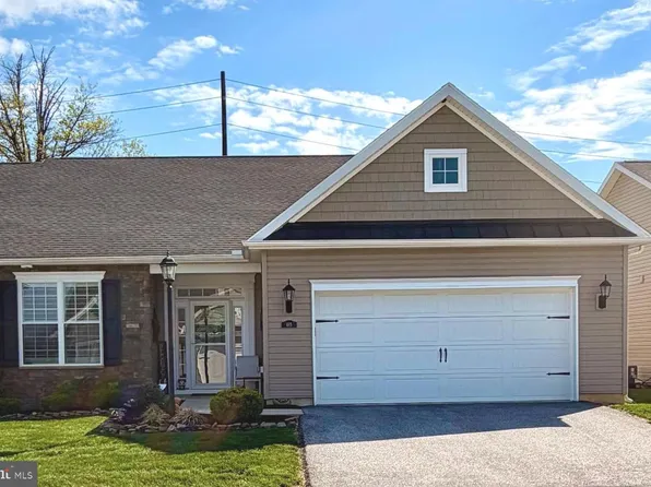 415 Hawthorn Ln #3, Hanover, PA 17331