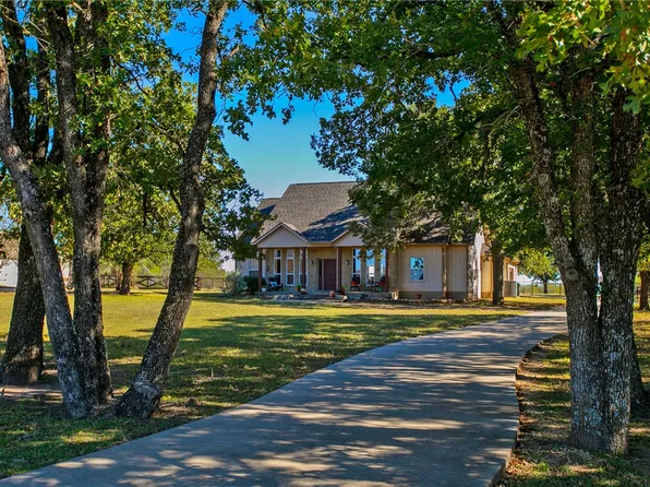 4008 Austins Estates Dr, Bryan, TX 77808