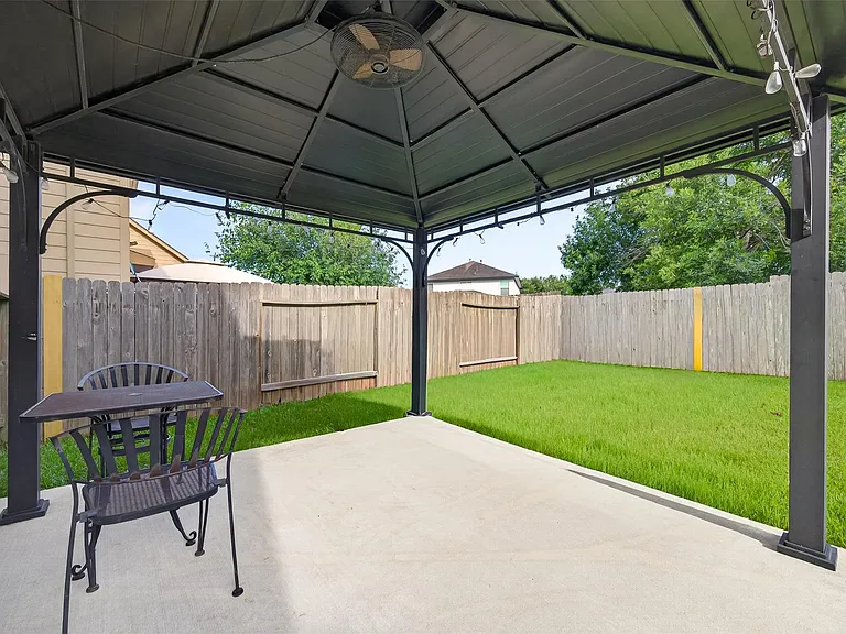 9106 Fuqua Breeze Dr — Photo 38
