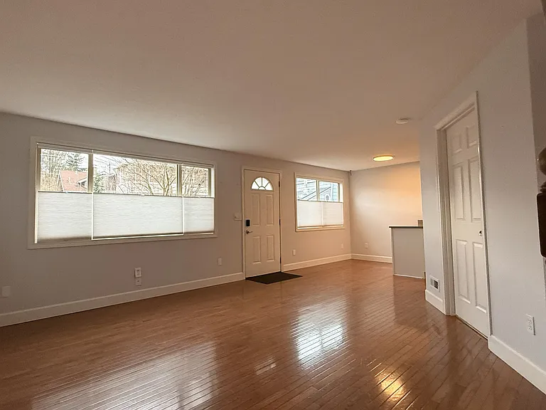 708 N L St #4 — Photo 2