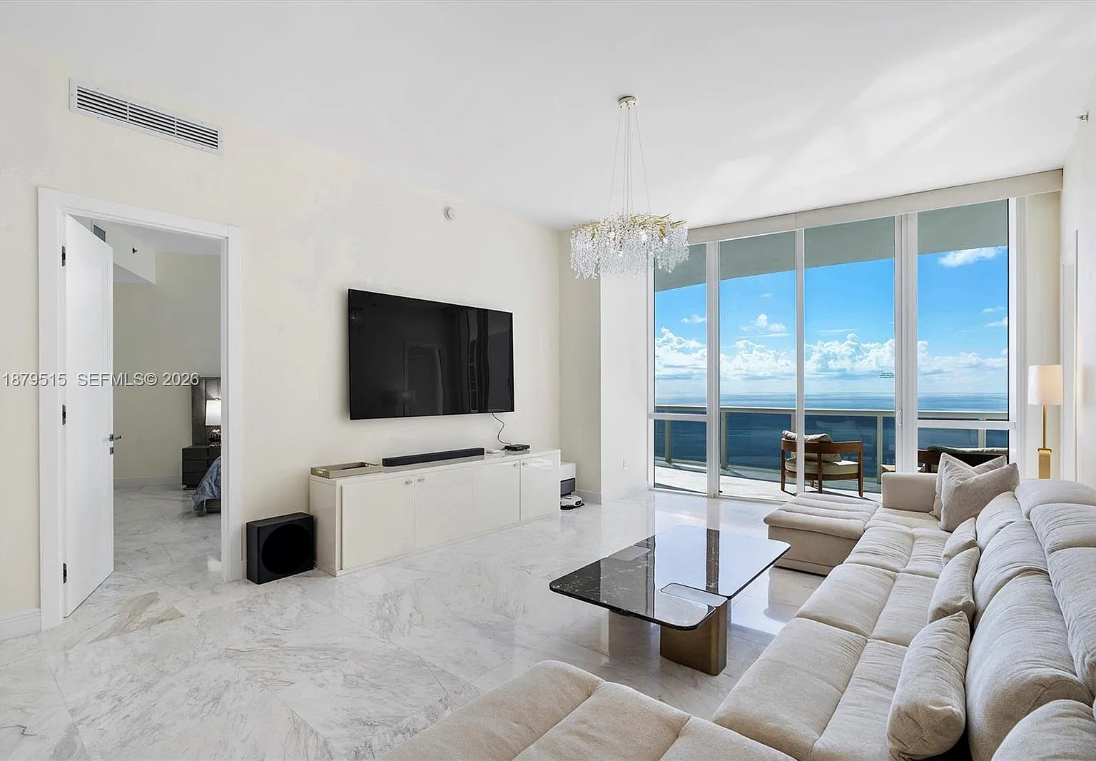 Tdr Tower I Condo — Photo 2
