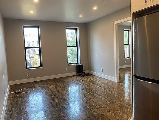 4th image of 126 E 103rd St APT 17
