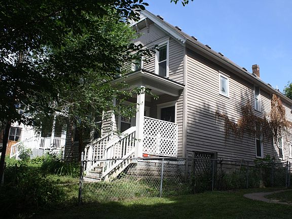 3rd image of 833 3rd St E