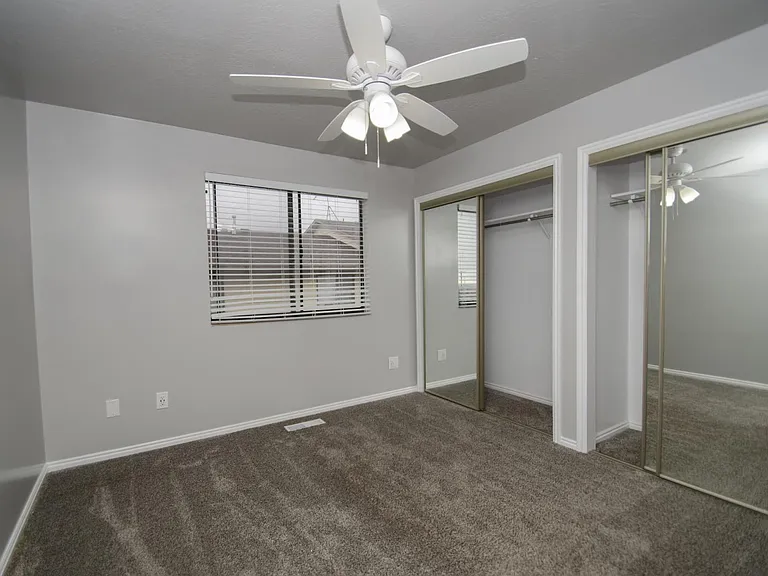 1113 Country Hills Dr #D1 — Photo 11