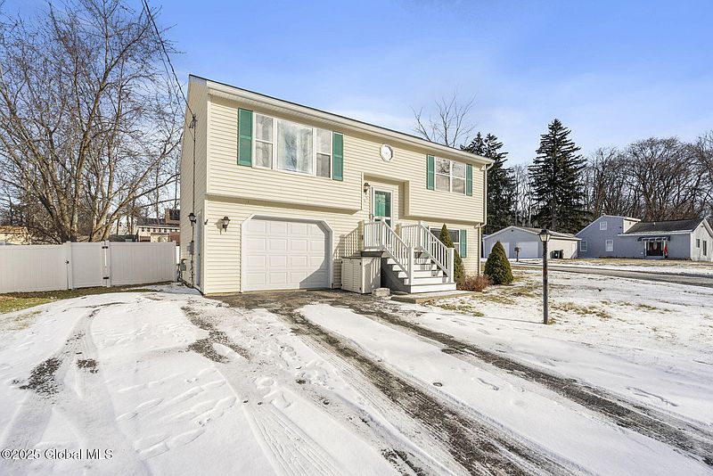2nd image of 3435 Maryvale Drive