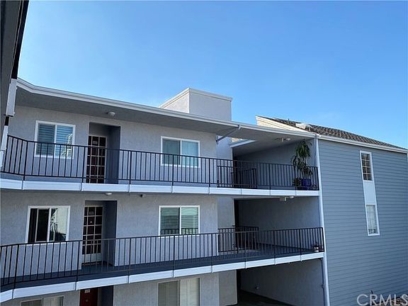 3rd image of 2500 E 4th St APT 307