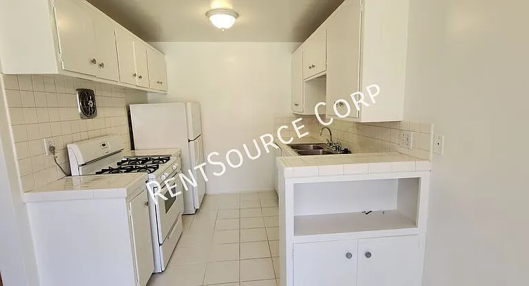 1359 Springfield St #A — Photo 8