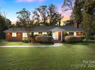 1116 Dooley Dr, Charlotte, NC 28227