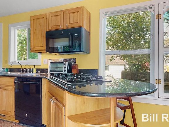 2nd image of 234 Spear St