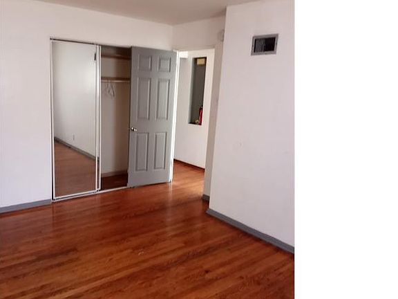3rd image of 1912 E Gano Ave