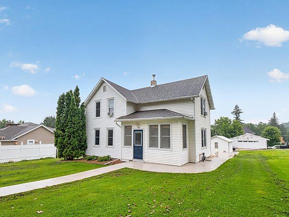 3rd image of 704 Viking Ave S