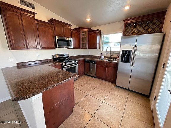 3rd image of 14200 Poets Rock Ln
