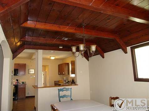 3rd image of 2206 W Magnolia Ave