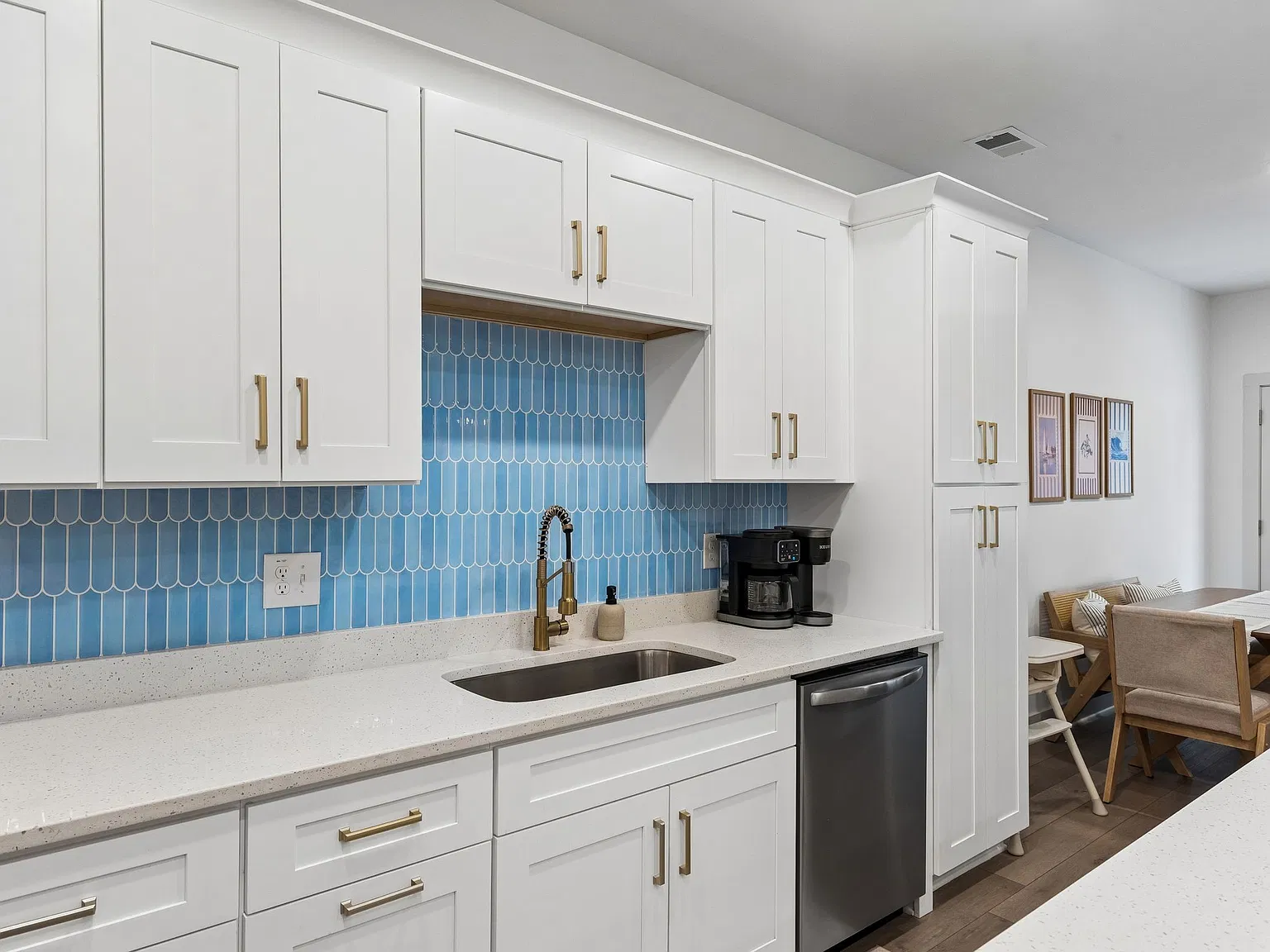 3 bed, 1634 sqft, $3,700 — Photo 4