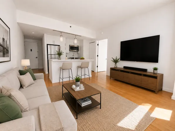 424 Bedford Avenue image 1 of 10