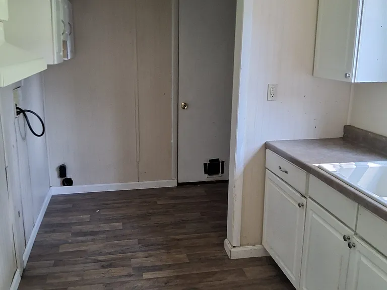 1552 S Elm Ave — Photo 8