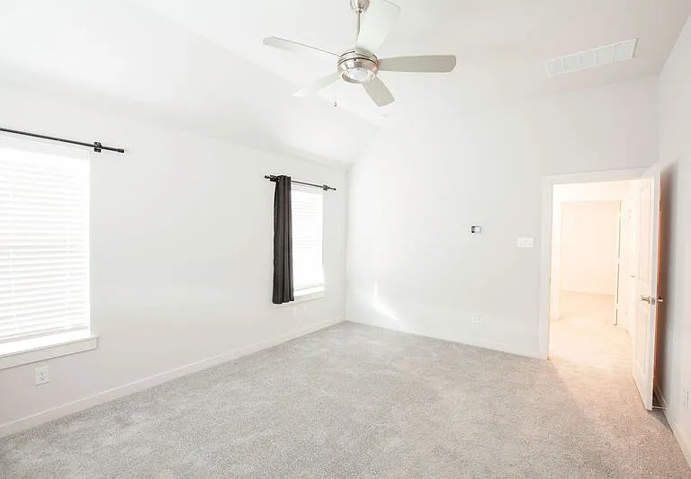 616 Laurel Ln — Photo 30