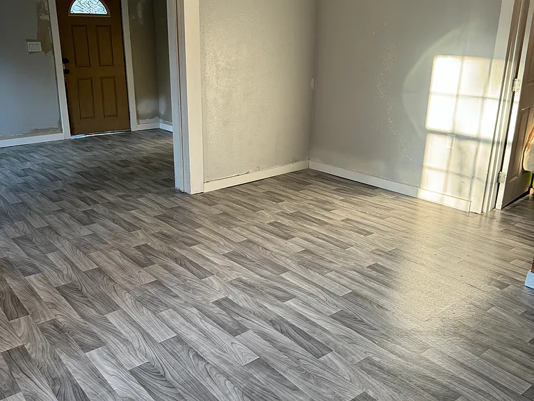 1120 Menchaca St — Photo 1