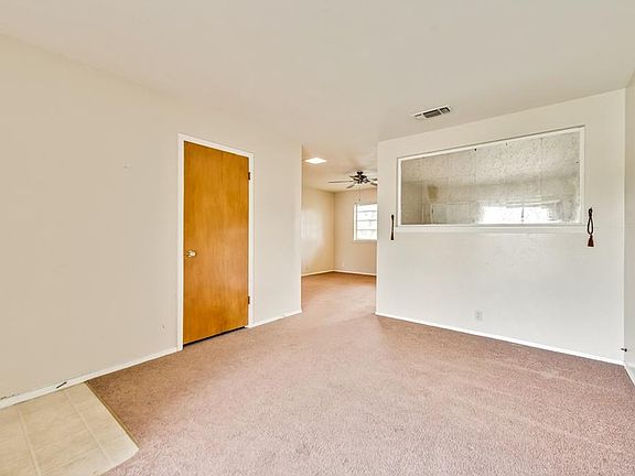 5th image of 136 SE Gardens Blvd