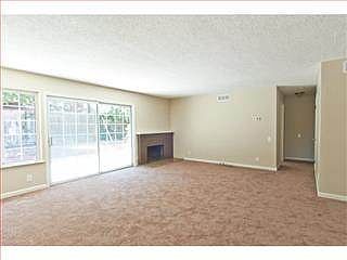 4th image of 1019 Sherman Oaks Dr