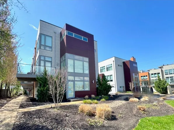 14 Clifton Pointe, Lakewood, OH 44107