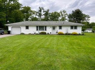 3555 Pleasant Dr, Hermitage, PA 16148