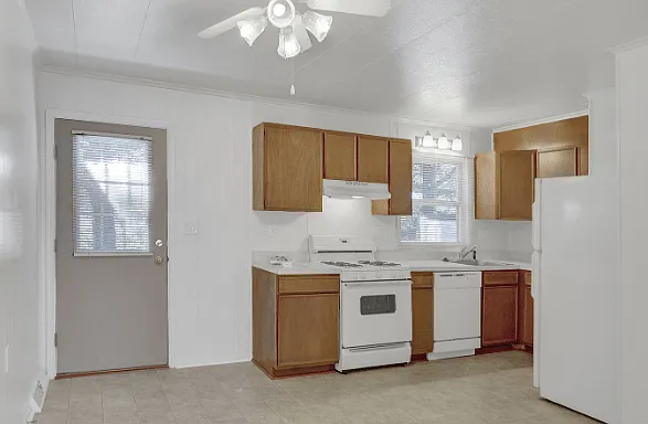 Woodland Park Apartments — Photo 19