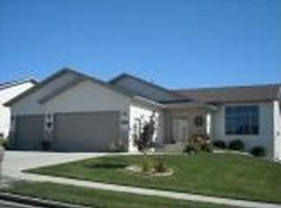 4829 Mellowsun Dr, Bismarck, ND 58503