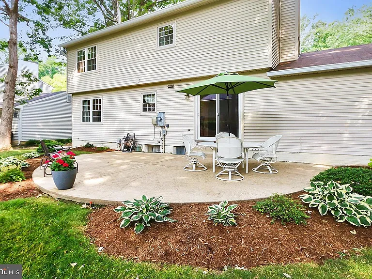 10217 Marshall Pond Rd — Photo 19