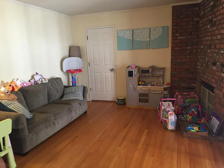 22322 Burton St — Photo 3