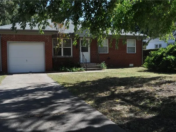 915 Jefferson Pl, Shawnee, OK 74801
