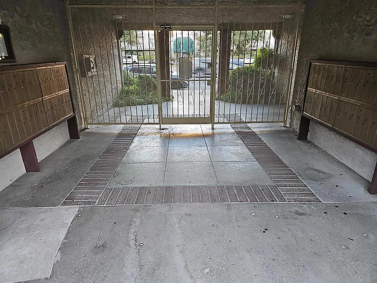 Sepulveda Blvd — Photo 11