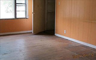 3rd image of 1627 Connally Ter