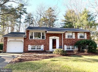 6 Lilac Ln, Medford, NJ 08055