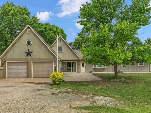 1965 2670th Ln, Chapman, KS 67431