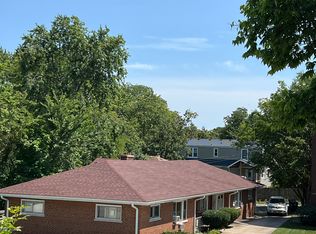 9437 Burlington Ave APT 3, Brookfield, IL 60513