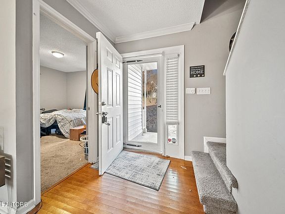 3rd image of 2107 Silverbrook Dr