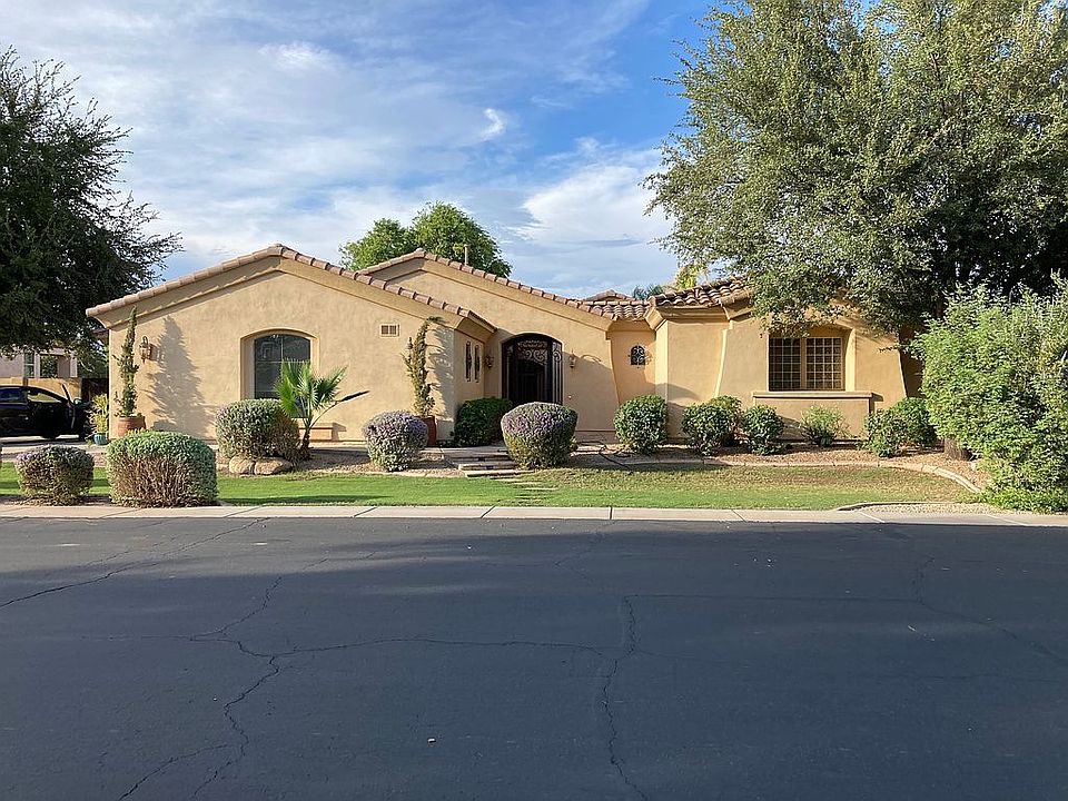 1st image of 752 E Buena Vista Dr