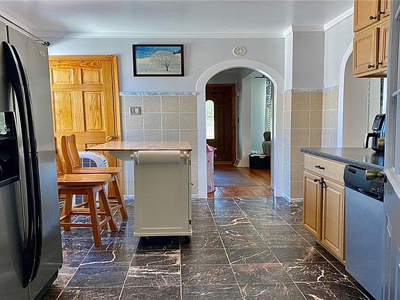 4th image of 1118 Tilden Ave