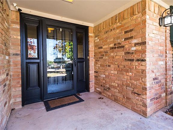 2nd image of 1800 Foxwood Ct