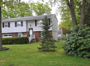 71 Shasta Ln, Toms River, NJ 08753
