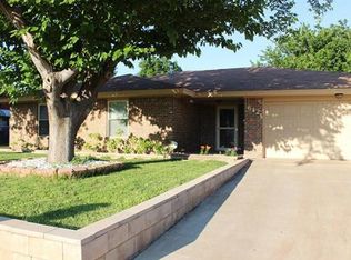 612 Rosehaven Dr, Altus, OK 73521