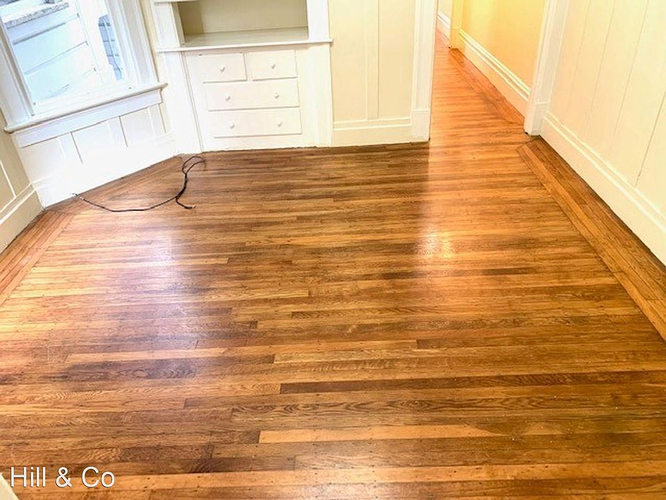 1st image of 144 Grattan St #2