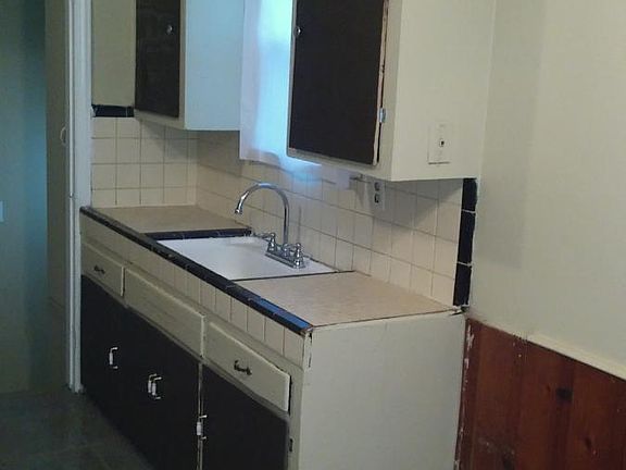 2nd image of 19437 Blackstone St