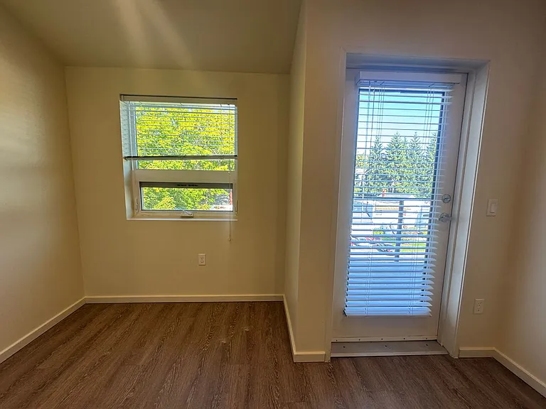Plaza Apartments — Photo 127