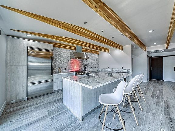 3rd image of 708 Canosa Ave