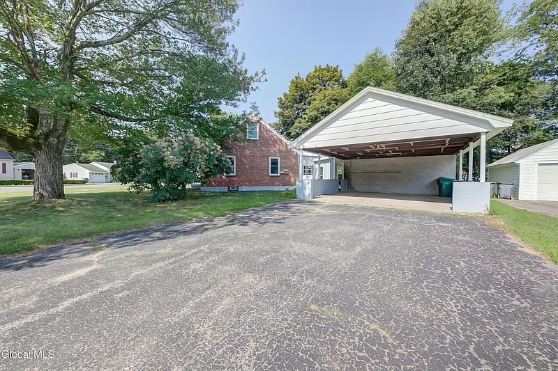 3rd image of 2650 3rd Avenue