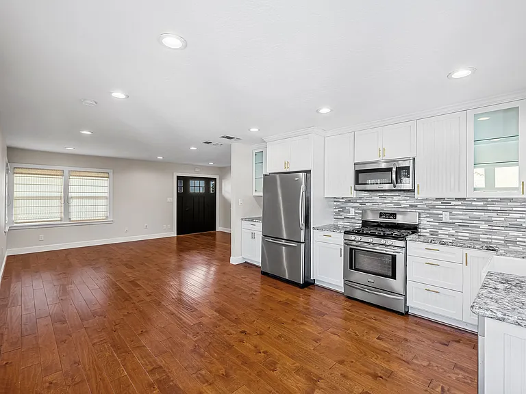 25 W Central Ave — Photo 15