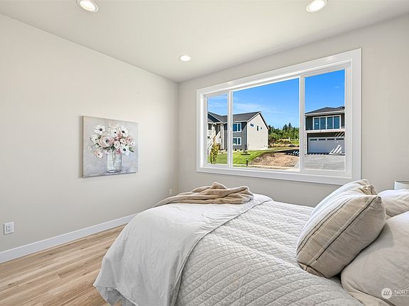 4th image of 5419 Lonicera Drive
